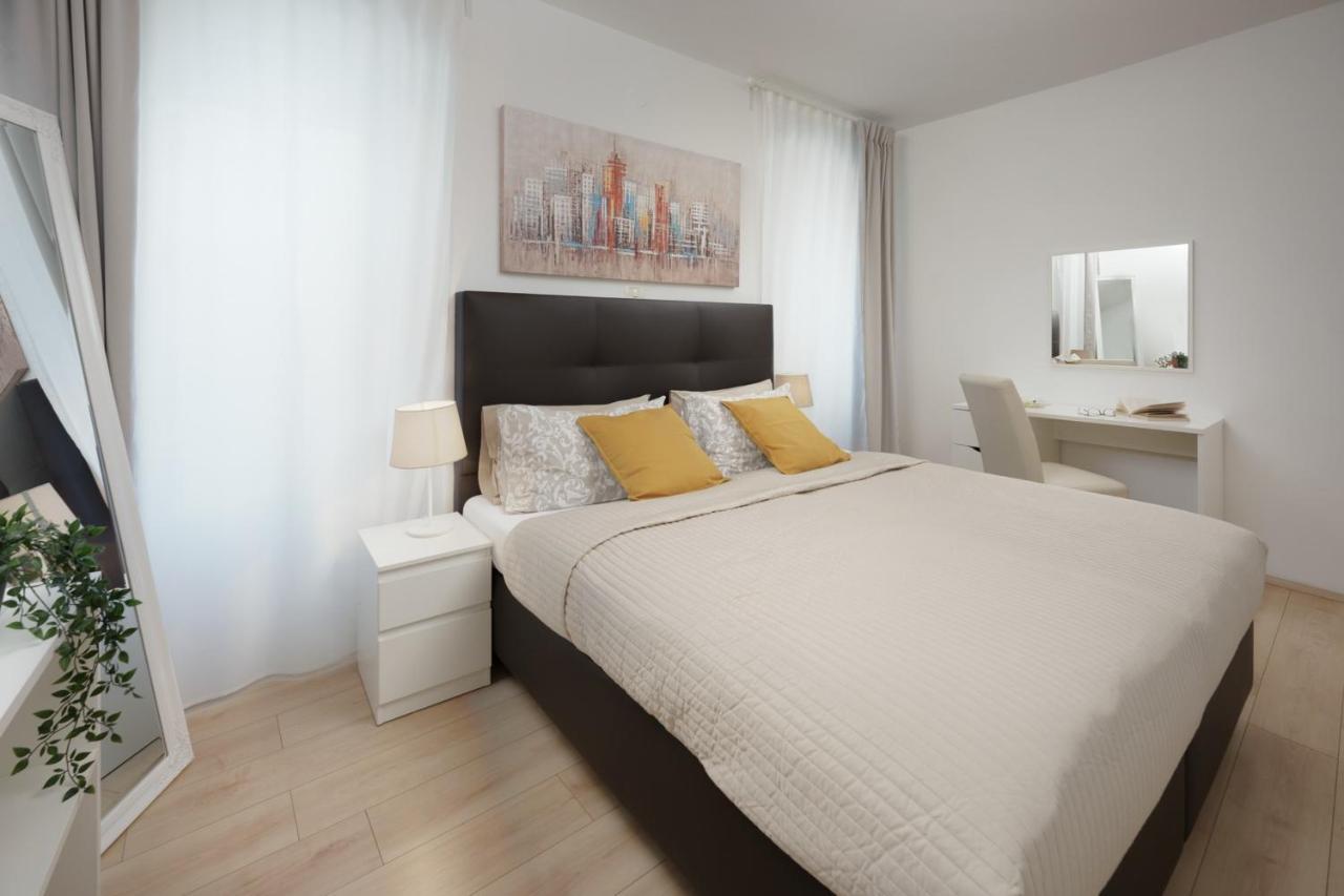 Apartments Antons Pula Exterior photo